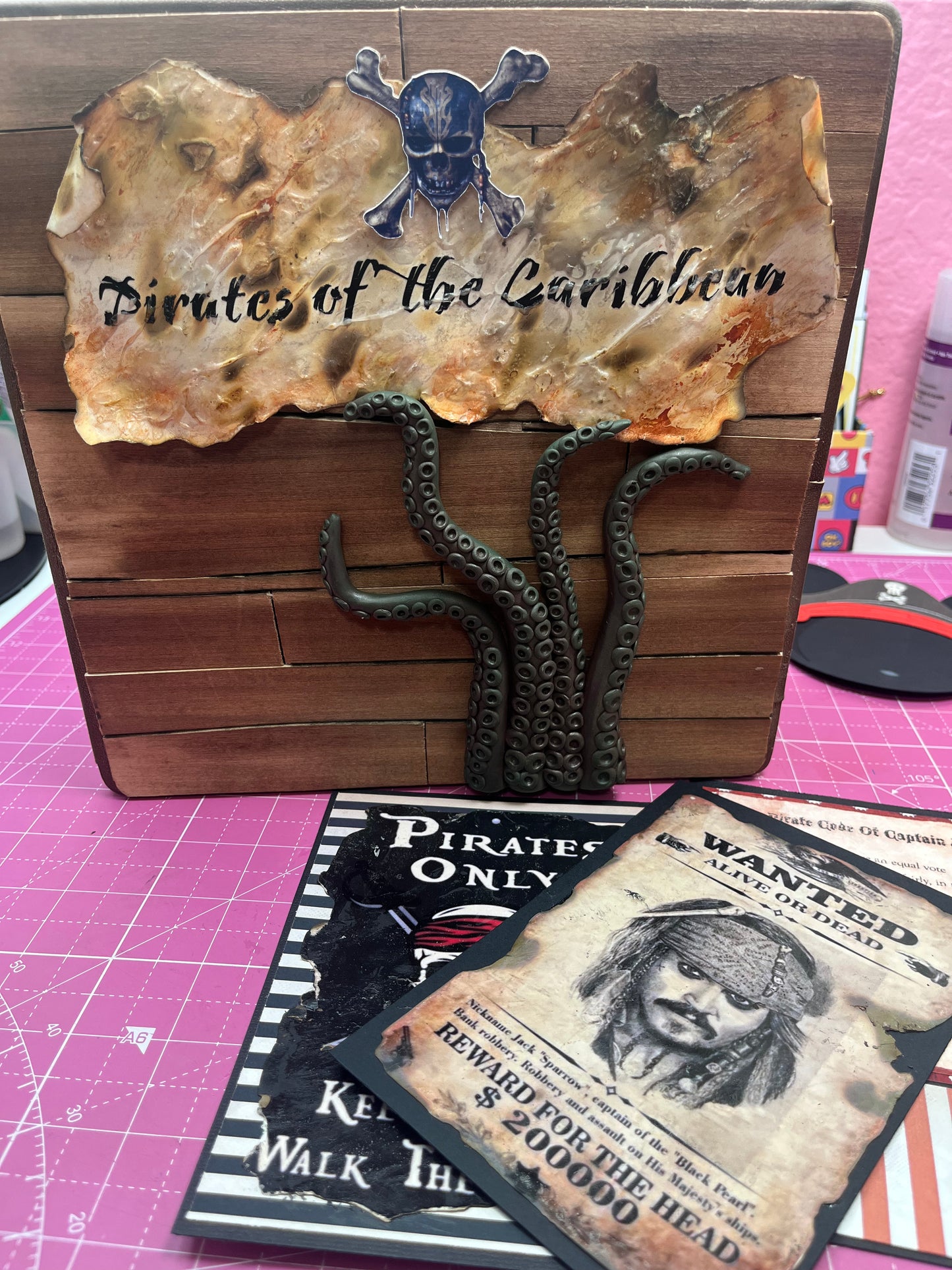 Pirates of the Caribbean - Scrapbook Album - Tutorial